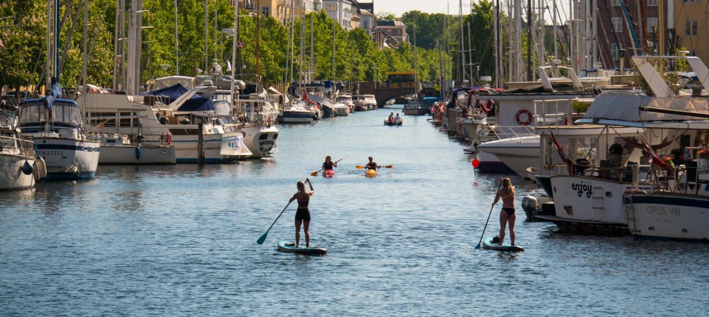 Sommerfølelse i kanalene.